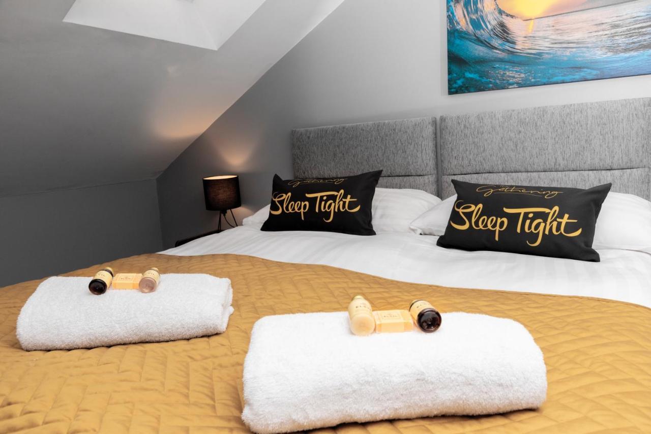 The Penthouse Gathering - Town Centre - Sleeps Up To 16 Wrexham Exterior foto